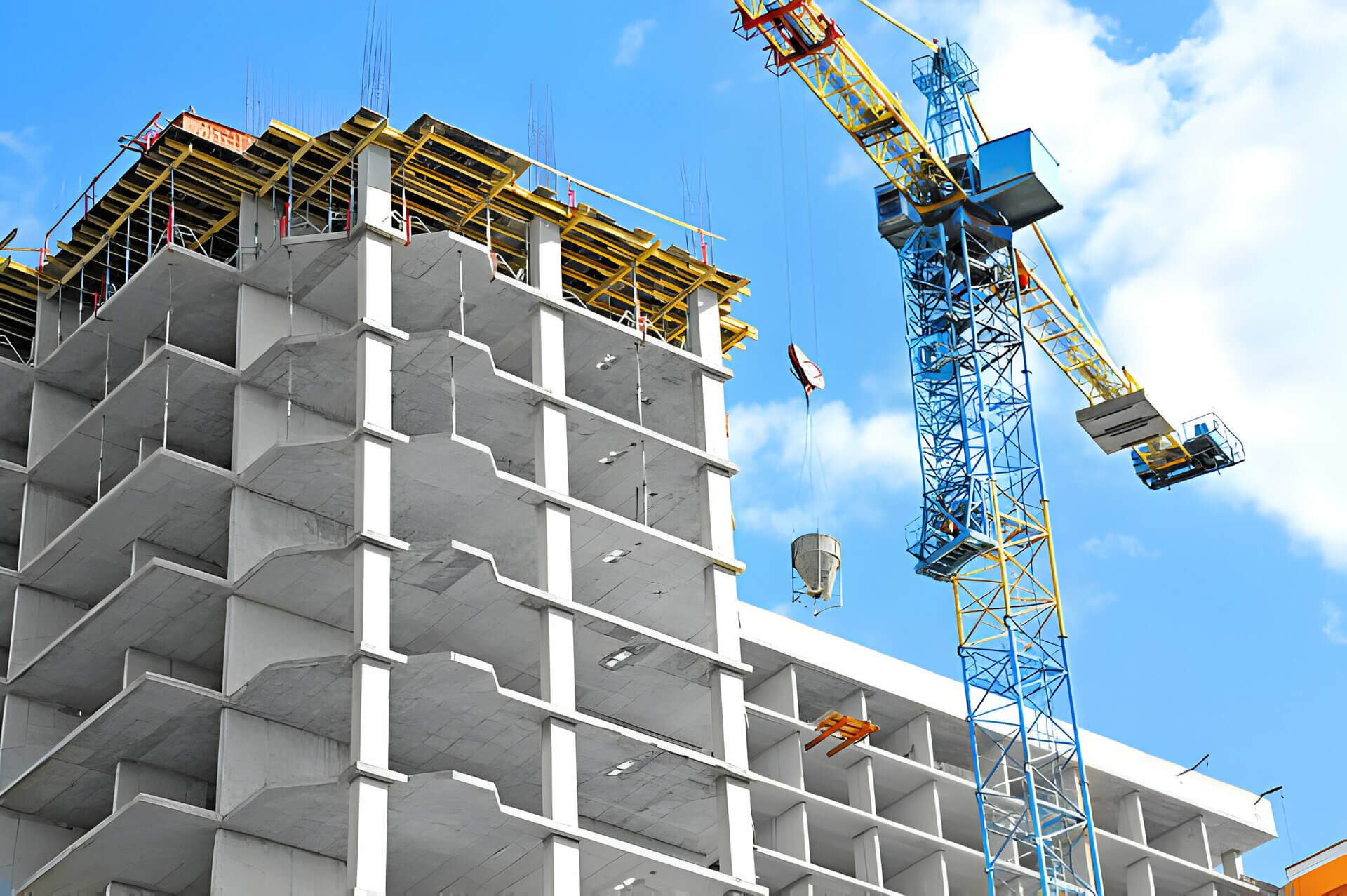 Защото работим с истински специалисти по изграждане на конструкции и груб строеж