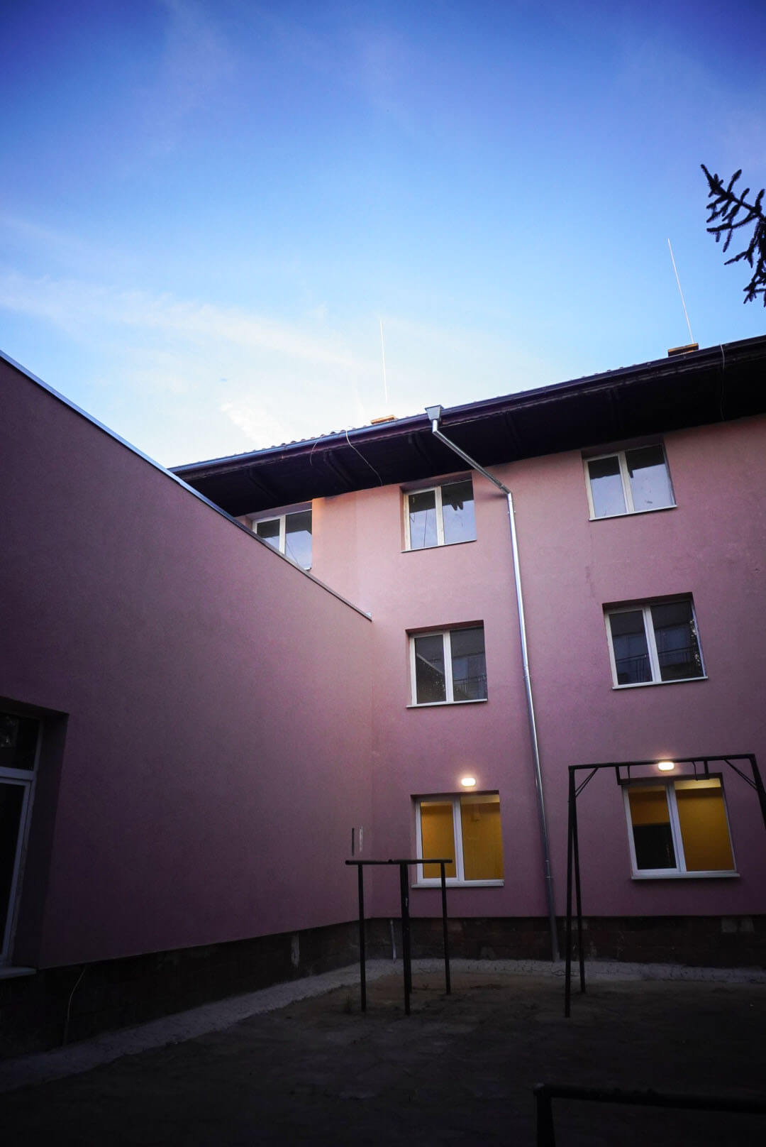 Оздравително училище “Никола Й. Вапцаров”